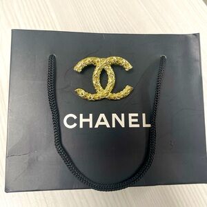 NEW CHANEL BROACH
